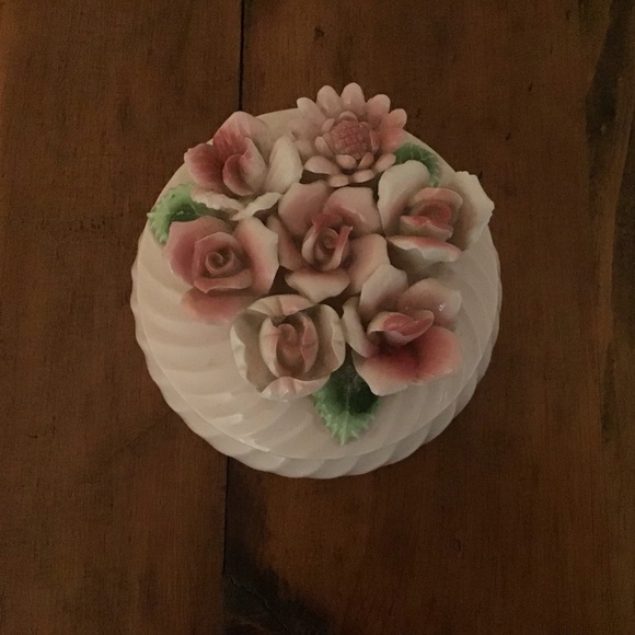 Vintage Other - Vintage Rose Trinket Box